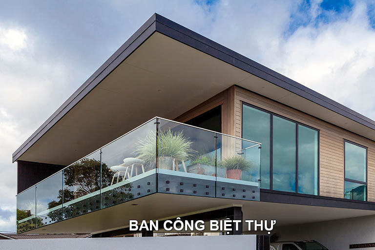 Ban công biệt thự